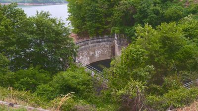 Emergency spillway